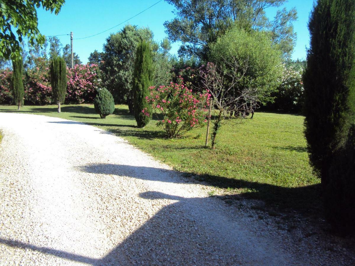 La Douloire Hotel Pernes-les-Fontaines Exterior photo